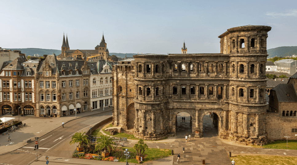 DACHSER & KOLB: Languages in the Ivory Coast